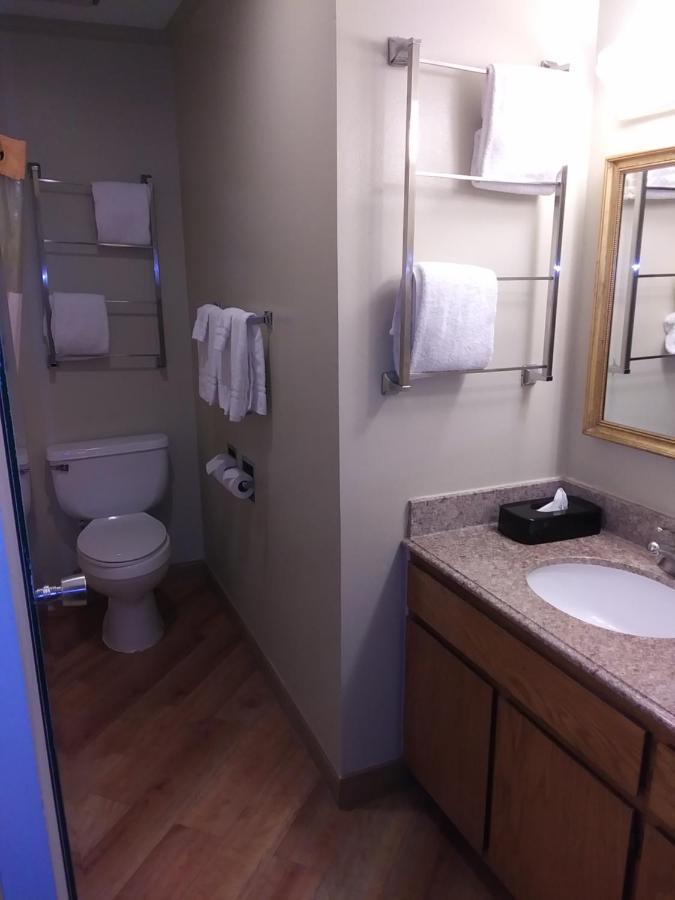Travelodge By Wyndham Columbus State University Экстерьер фото