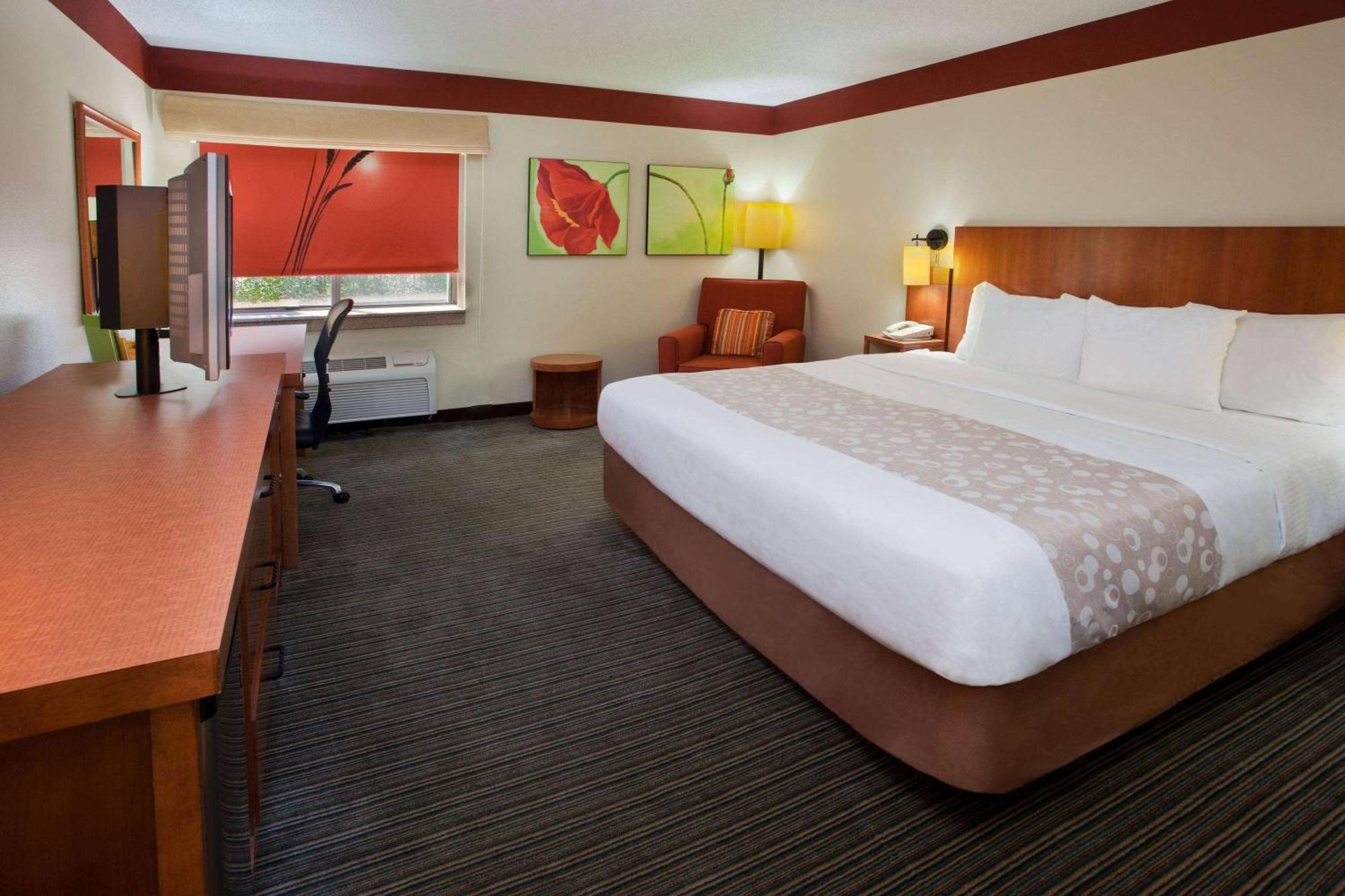 Travelodge By Wyndham Columbus State University Экстерьер фото